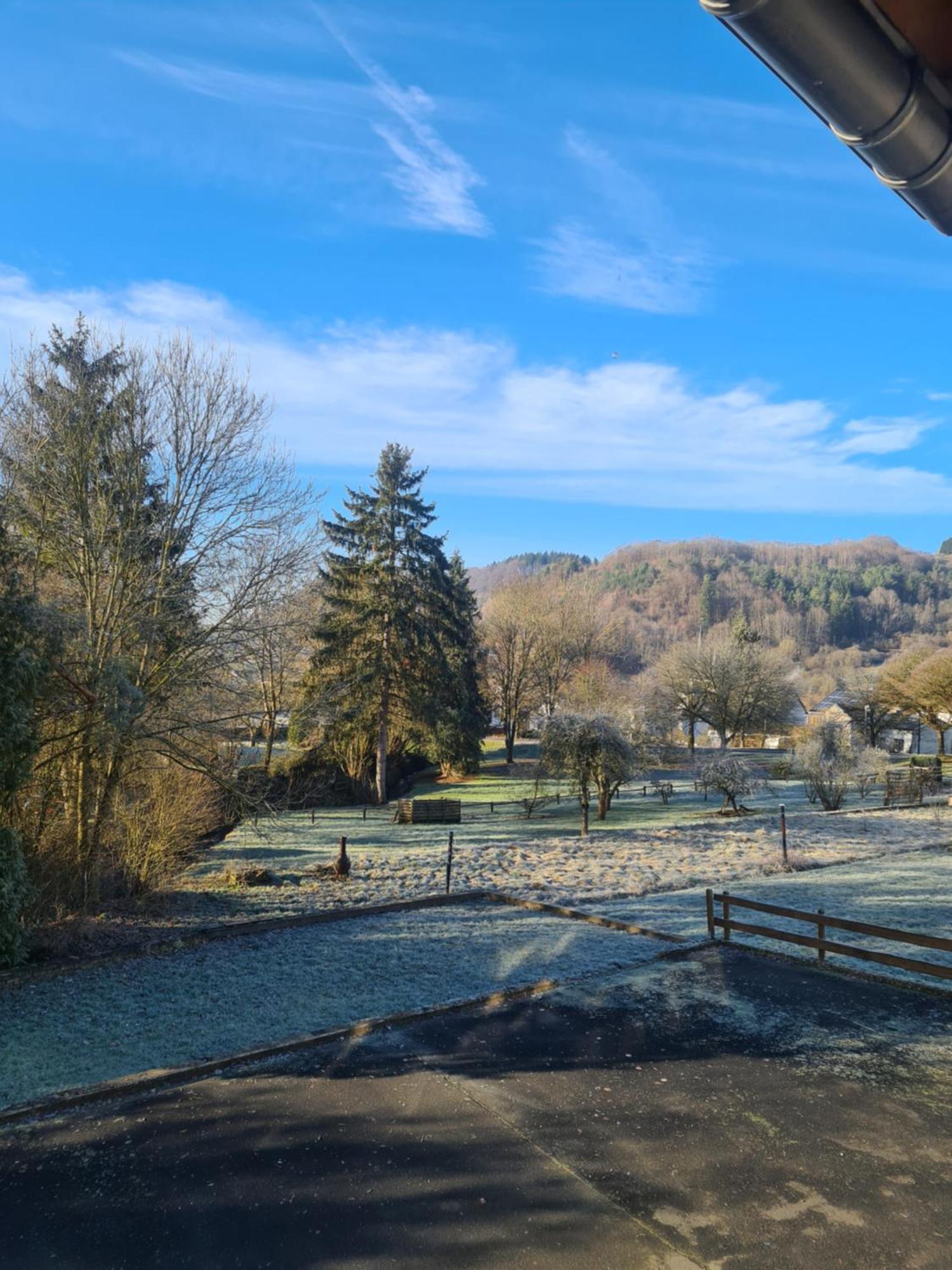 Ferienwohnung Burgblick Pelm Esterno foto